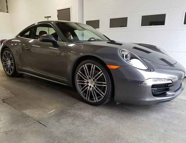Vehicle protected with a FEYNLAB ceramic coating